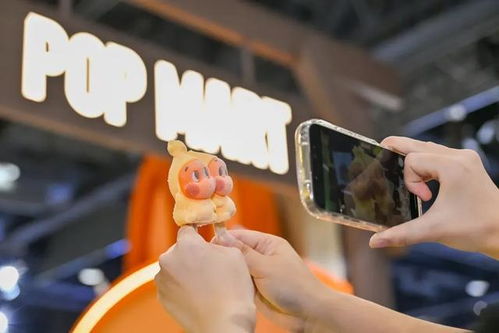 泡泡玛特跨界新篇章 服装辅料销售引领小家电创新风尚